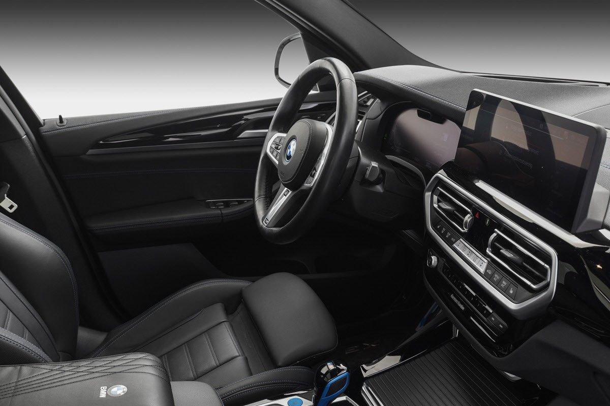 BMW iX3