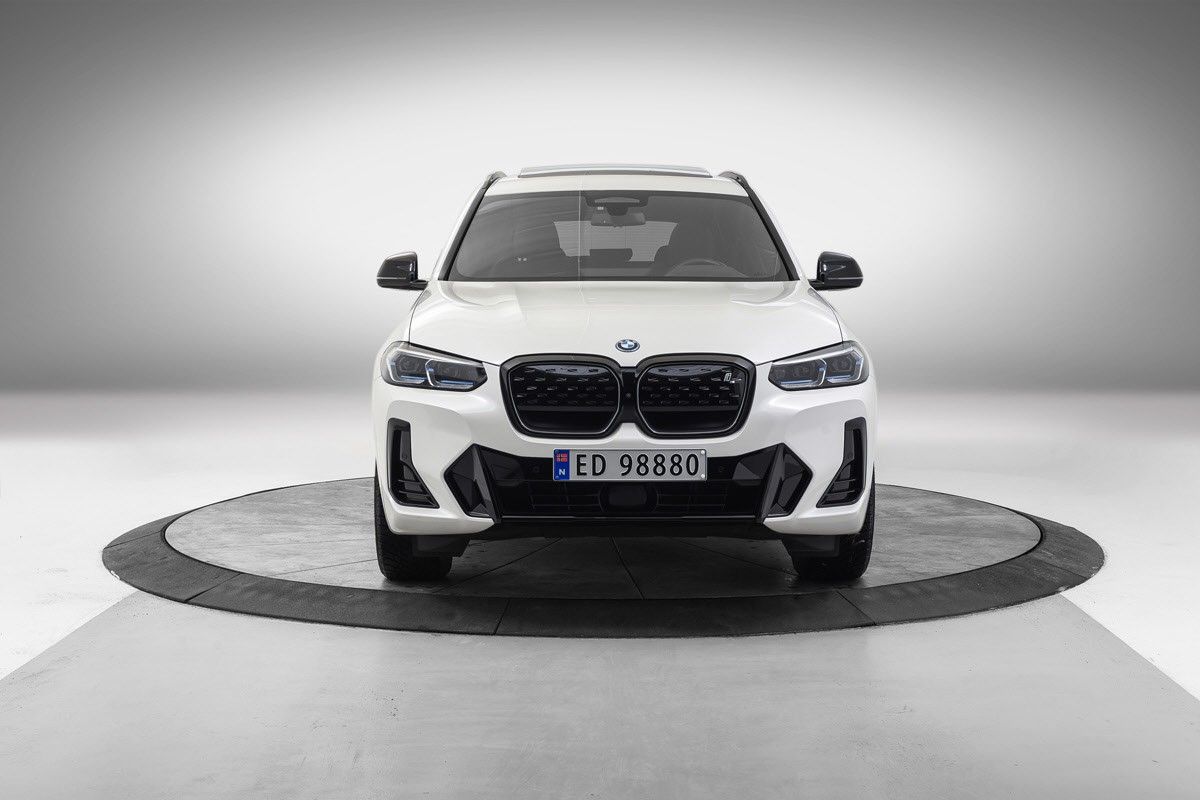 BMW iX3