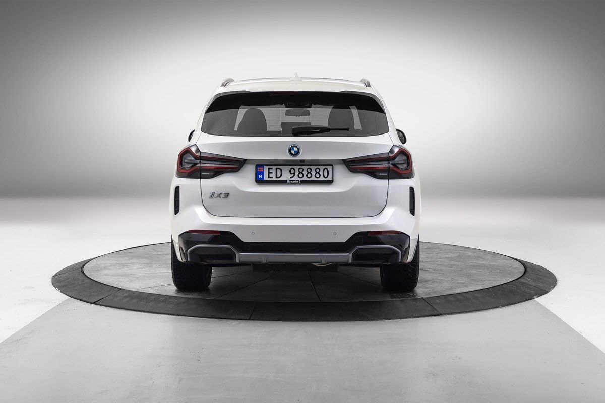 BMW iX3
