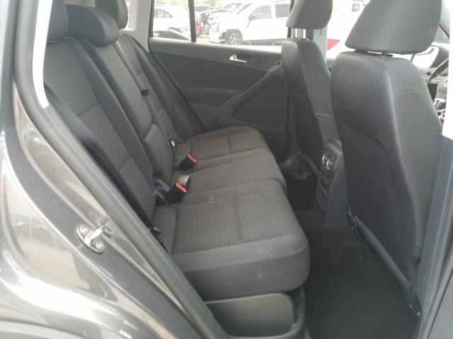 Volkswagen Tiguan S 2015