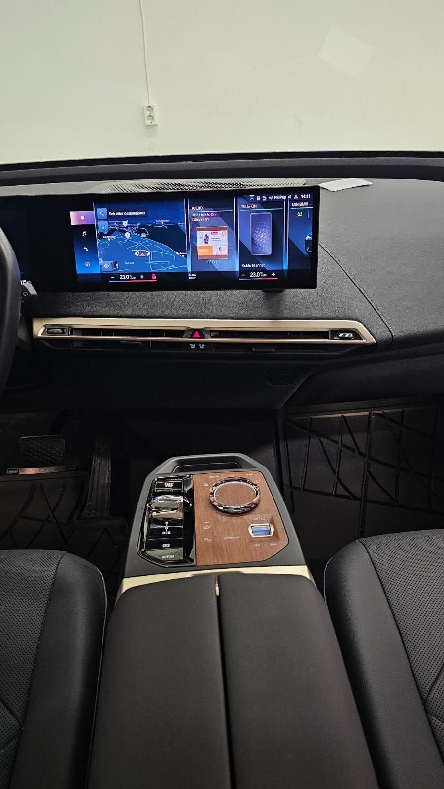 BMW iX xDrive 40