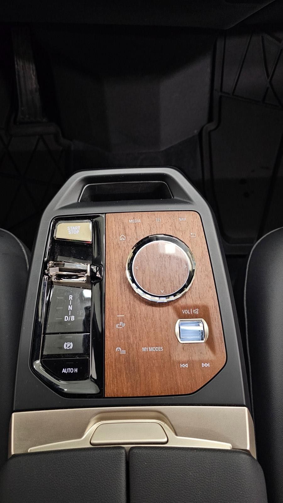 BMW iX xDrive 40