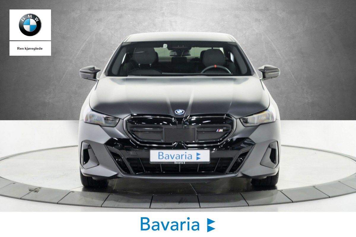BMW i5 M60