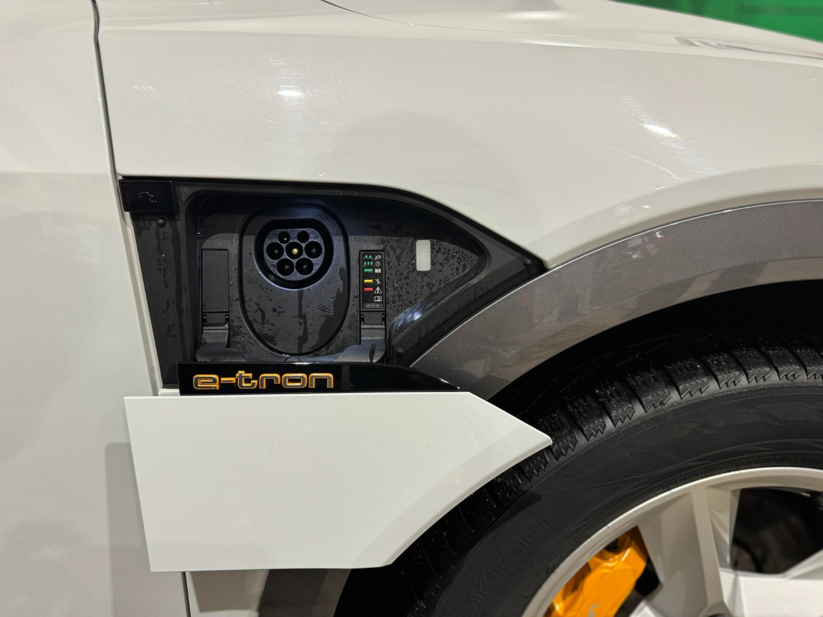 Audi e-tron