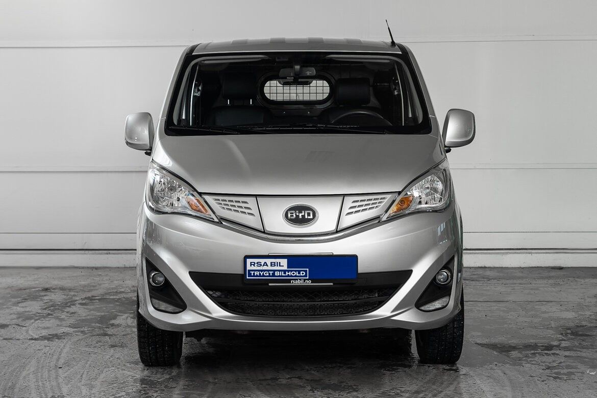 BYD T3