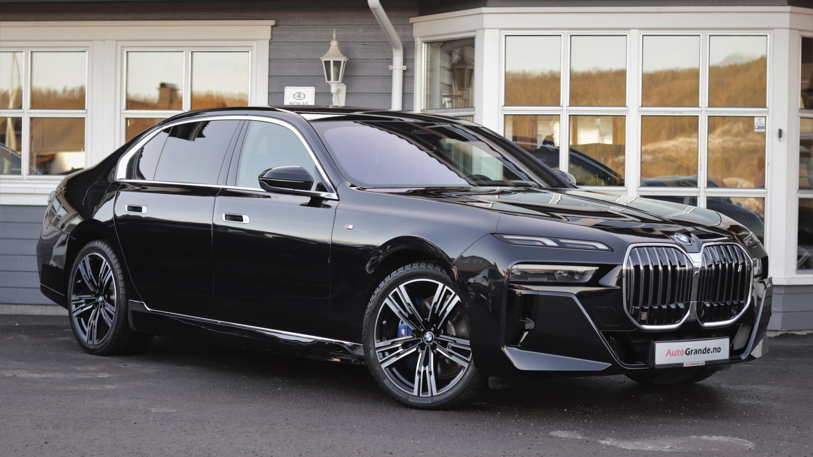 BMW i7