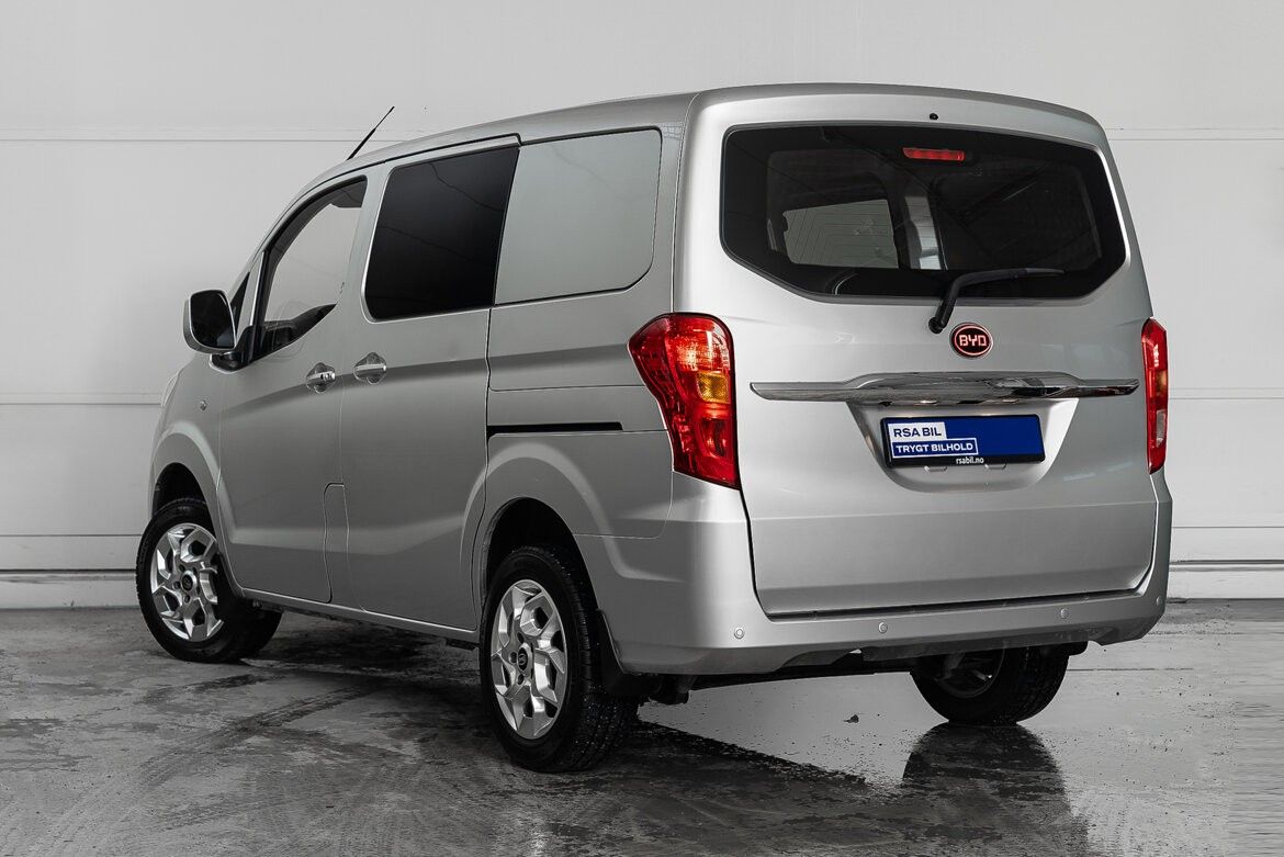 BYD T3
