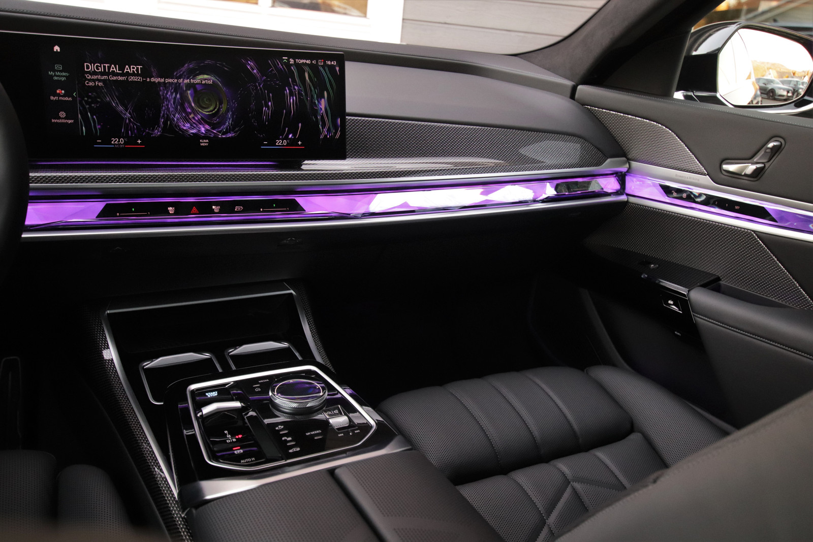 BMW i7