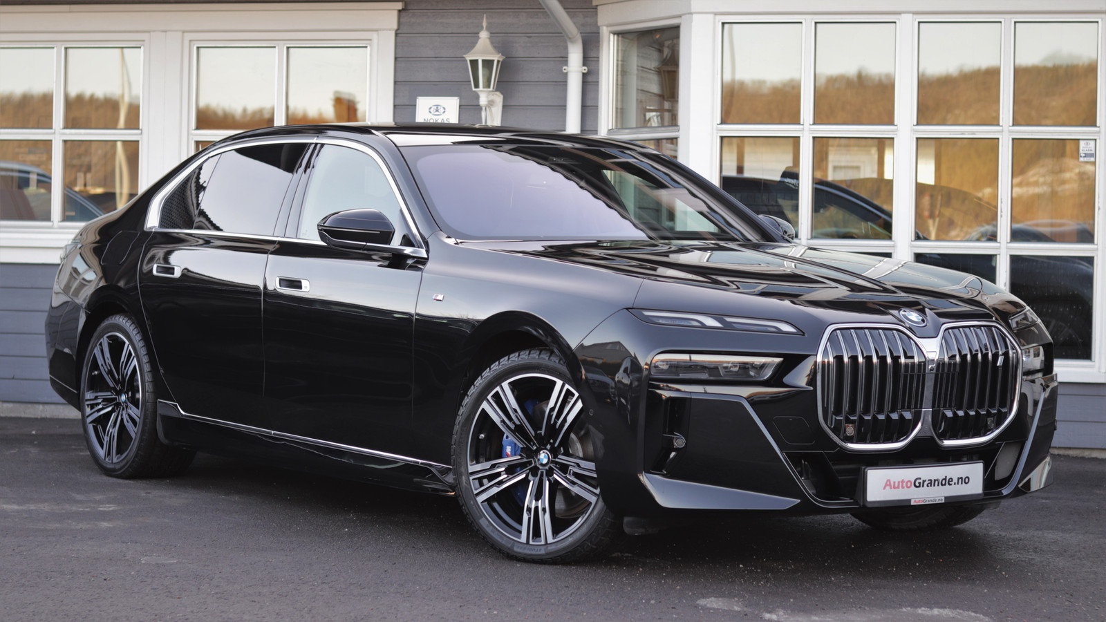 BMW i7