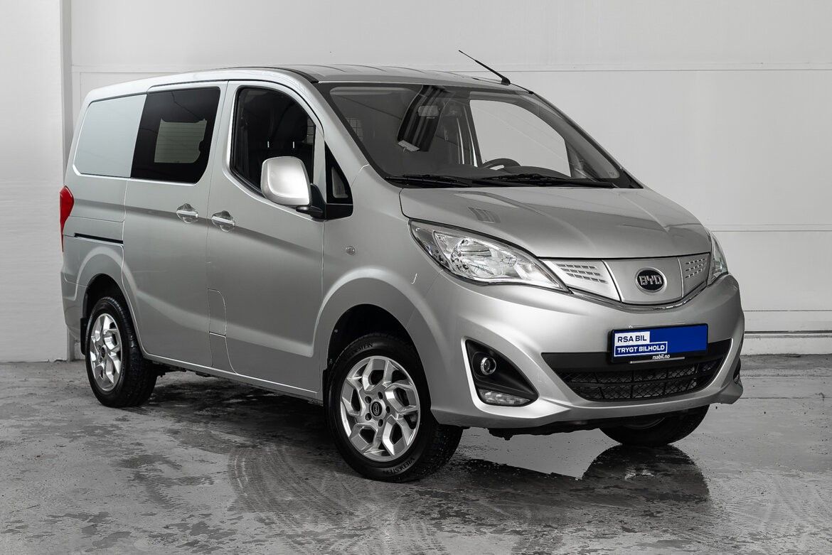 BYD T3