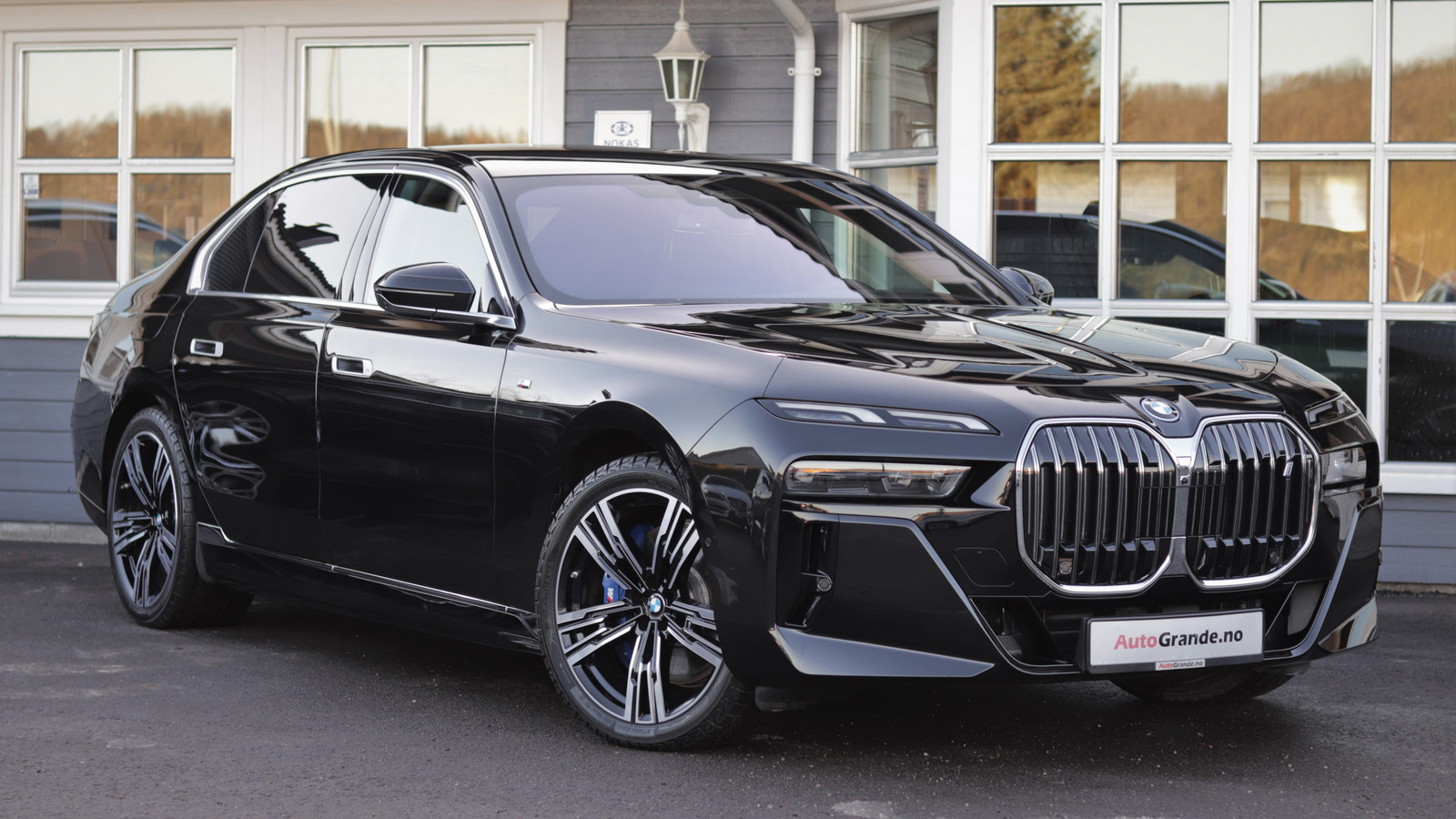 BMW i7