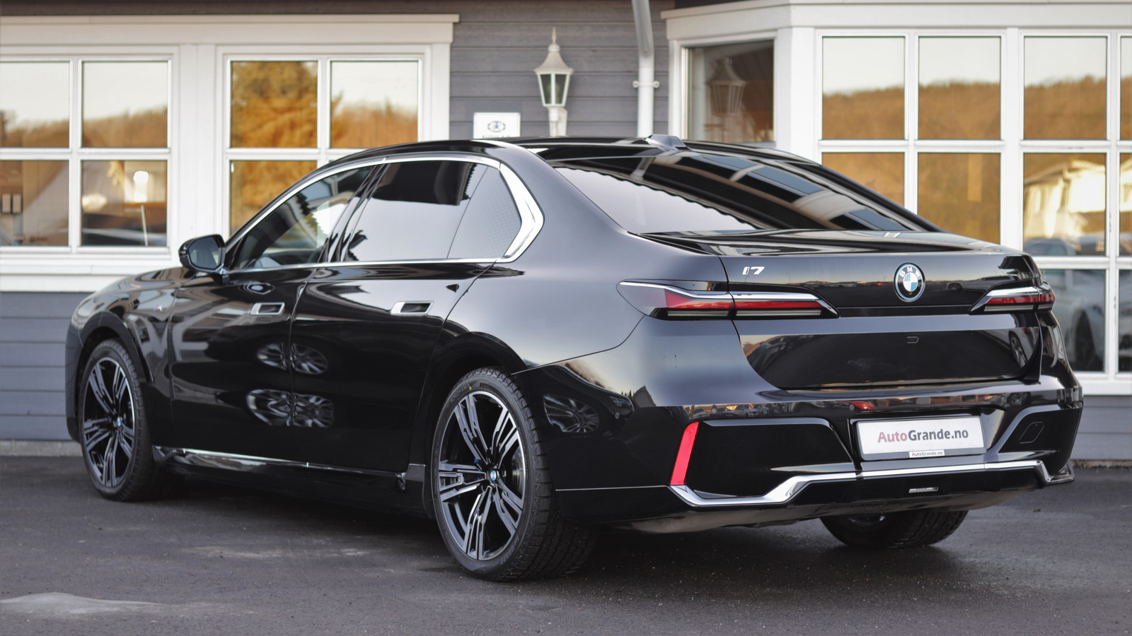 BMW i7
