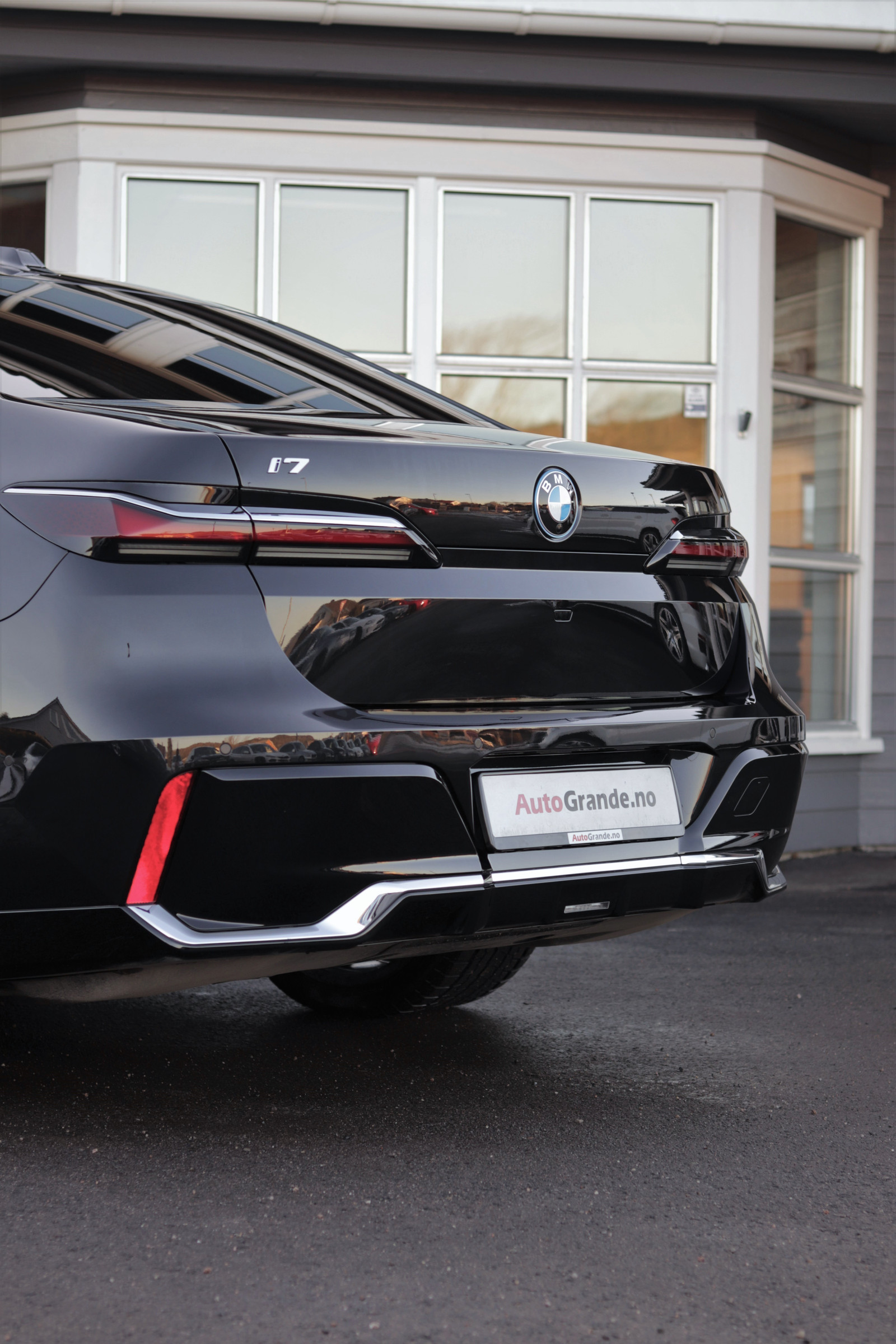 BMW i7