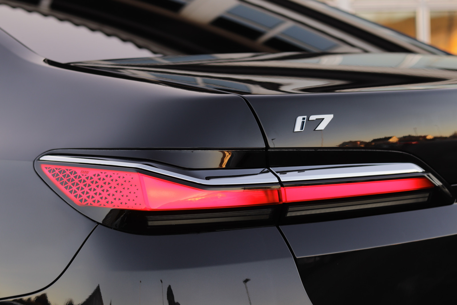 BMW i7