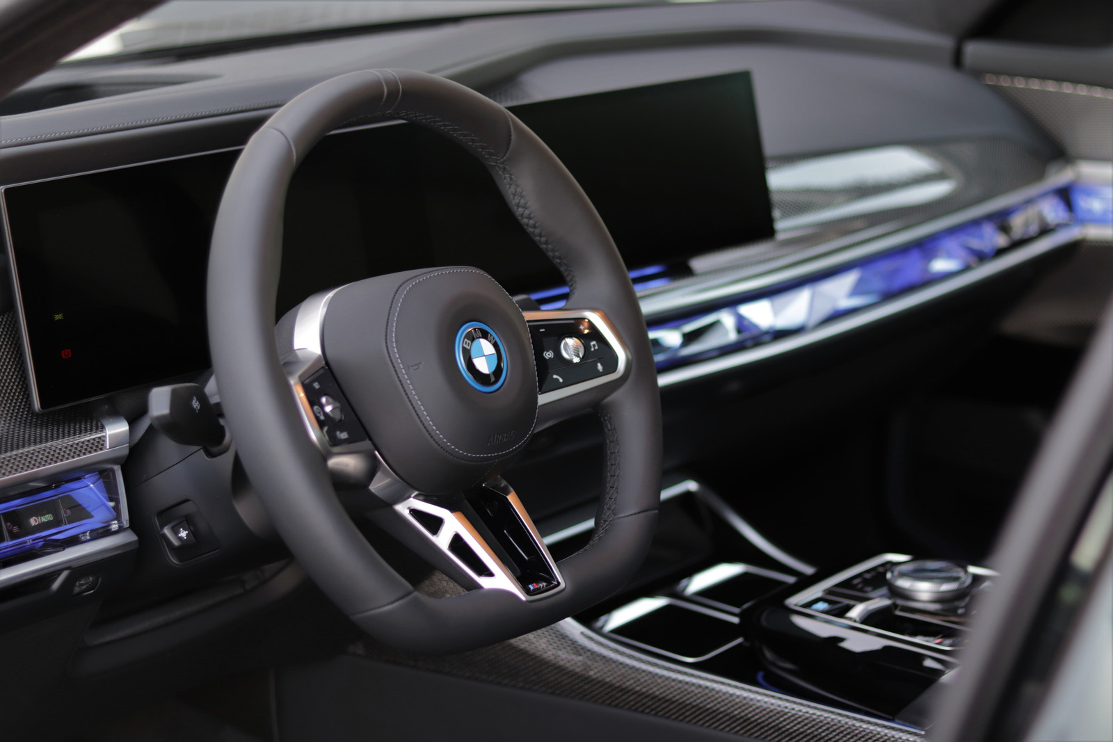 BMW i7