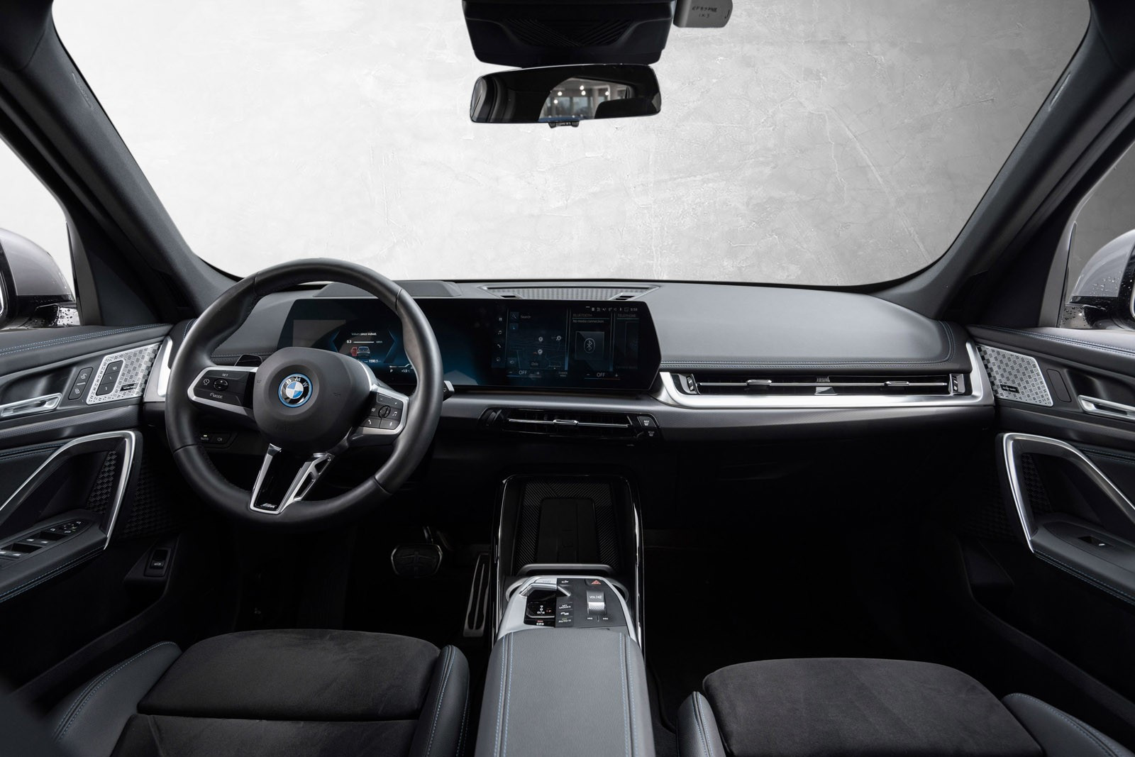 BMW iX1