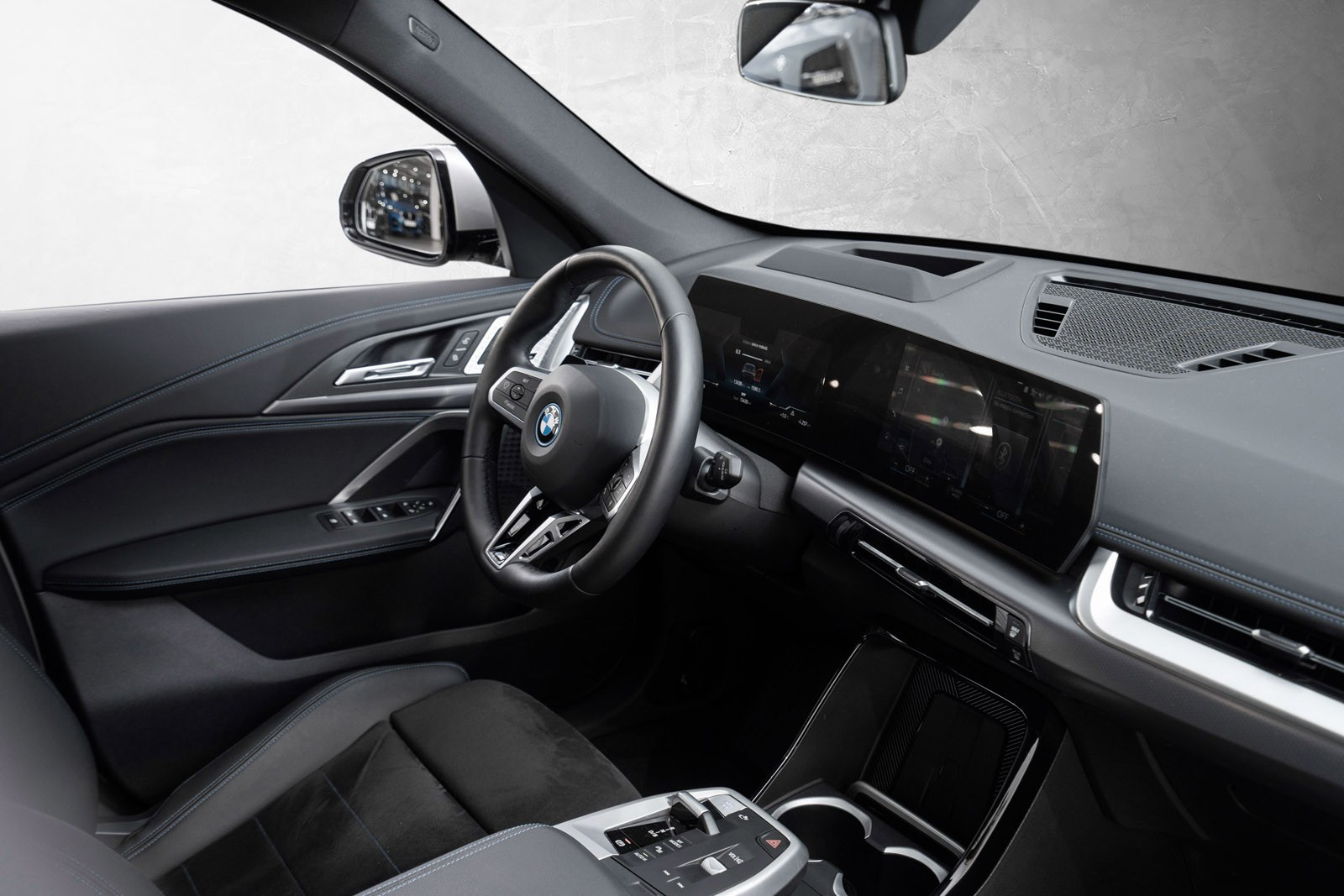 BMW iX1