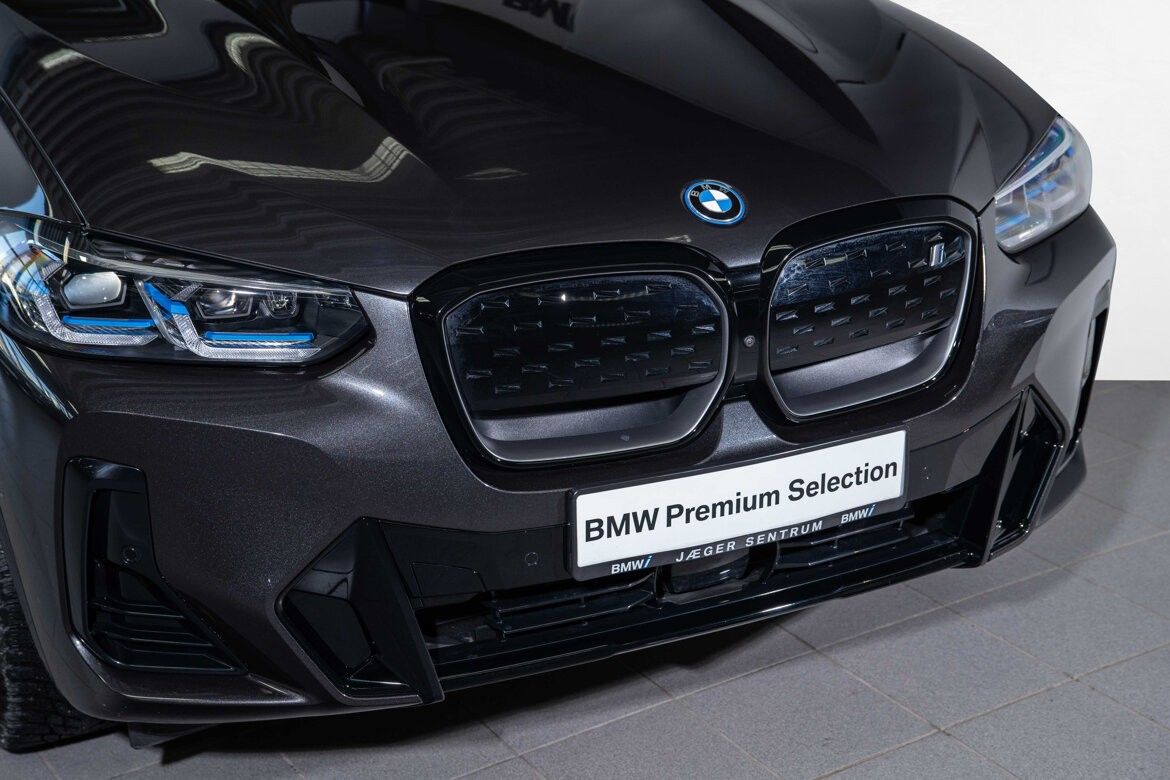 BMW iX3