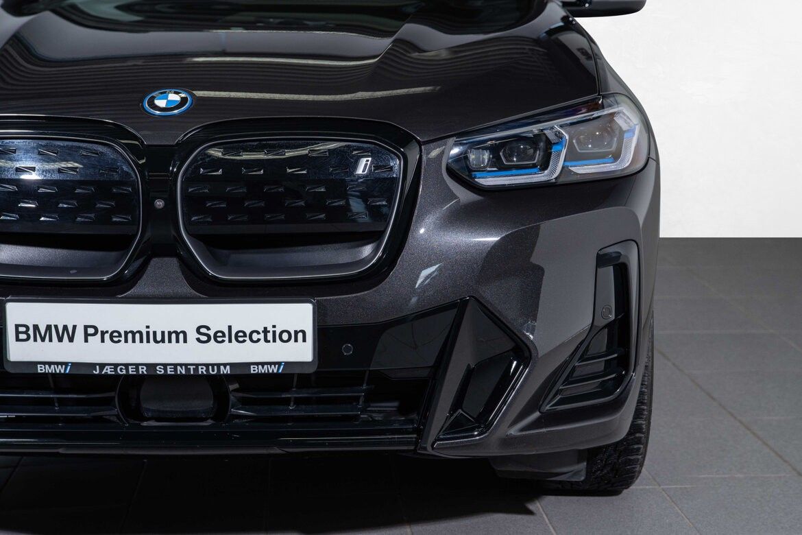 BMW iX3