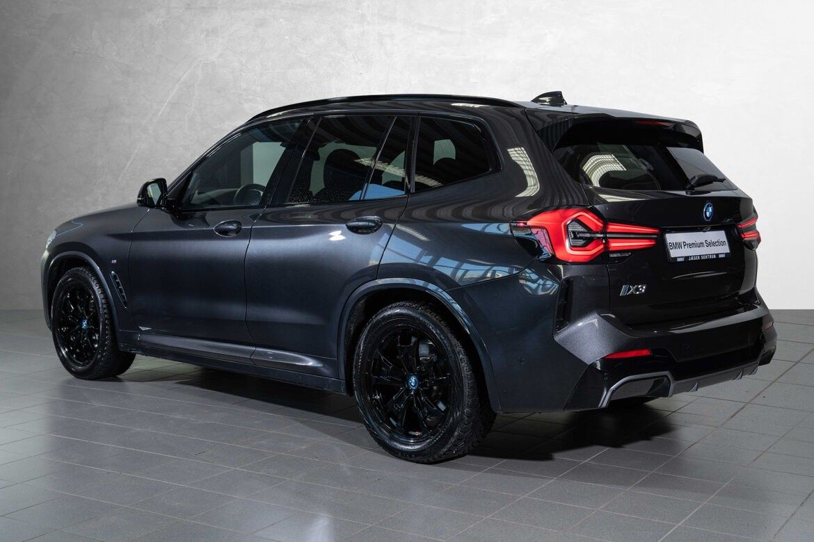 BMW iX3