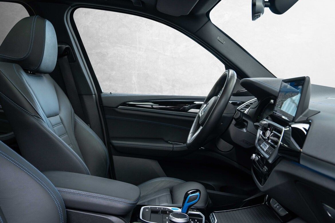 BMW iX3