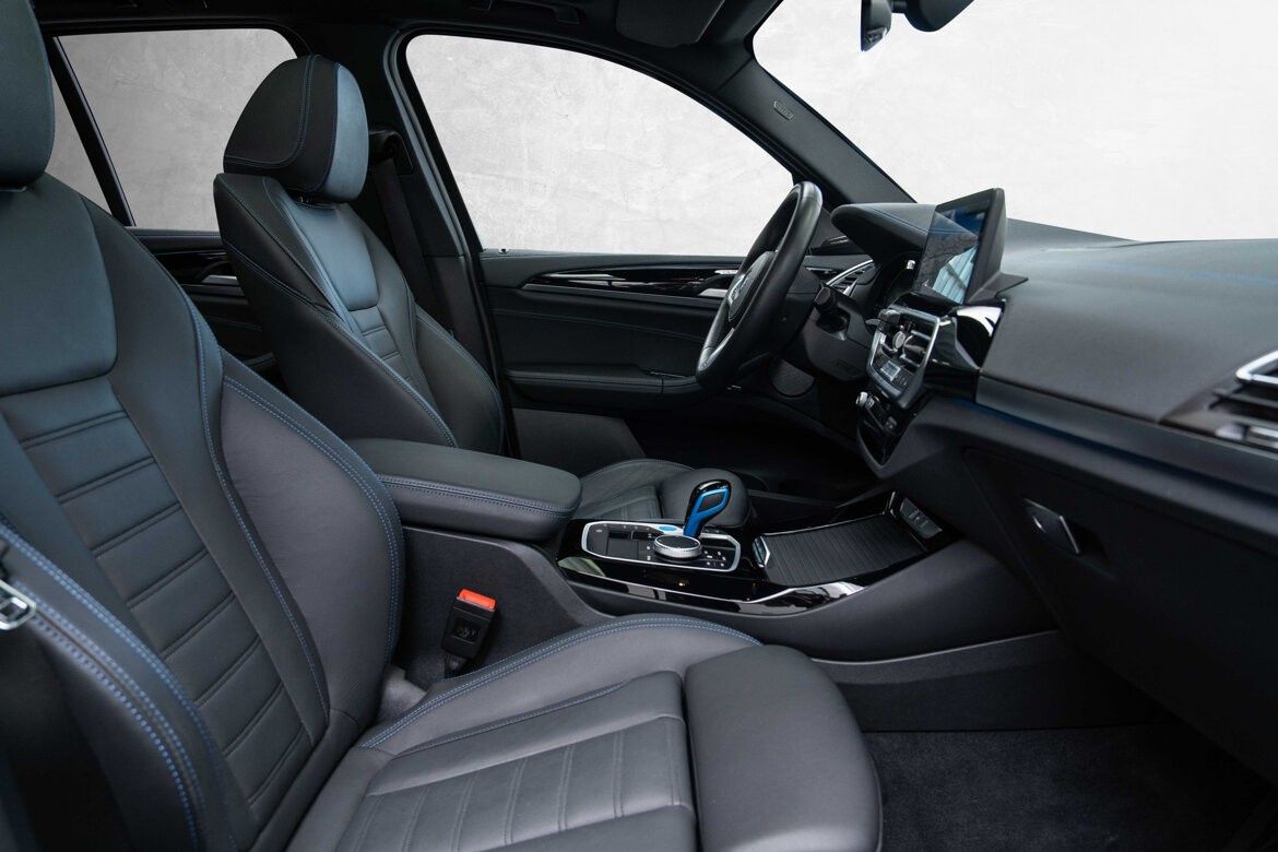 BMW iX3
