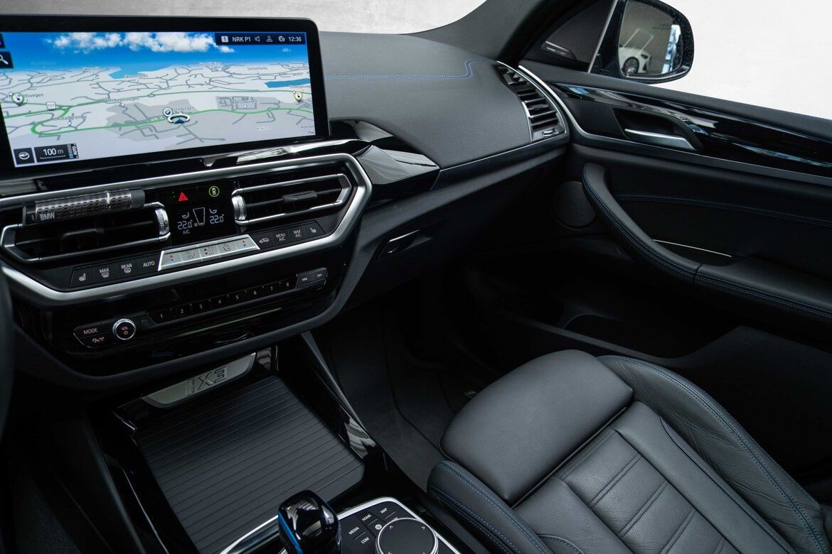 BMW iX3