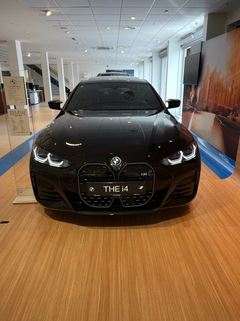 BMW i4 M50
