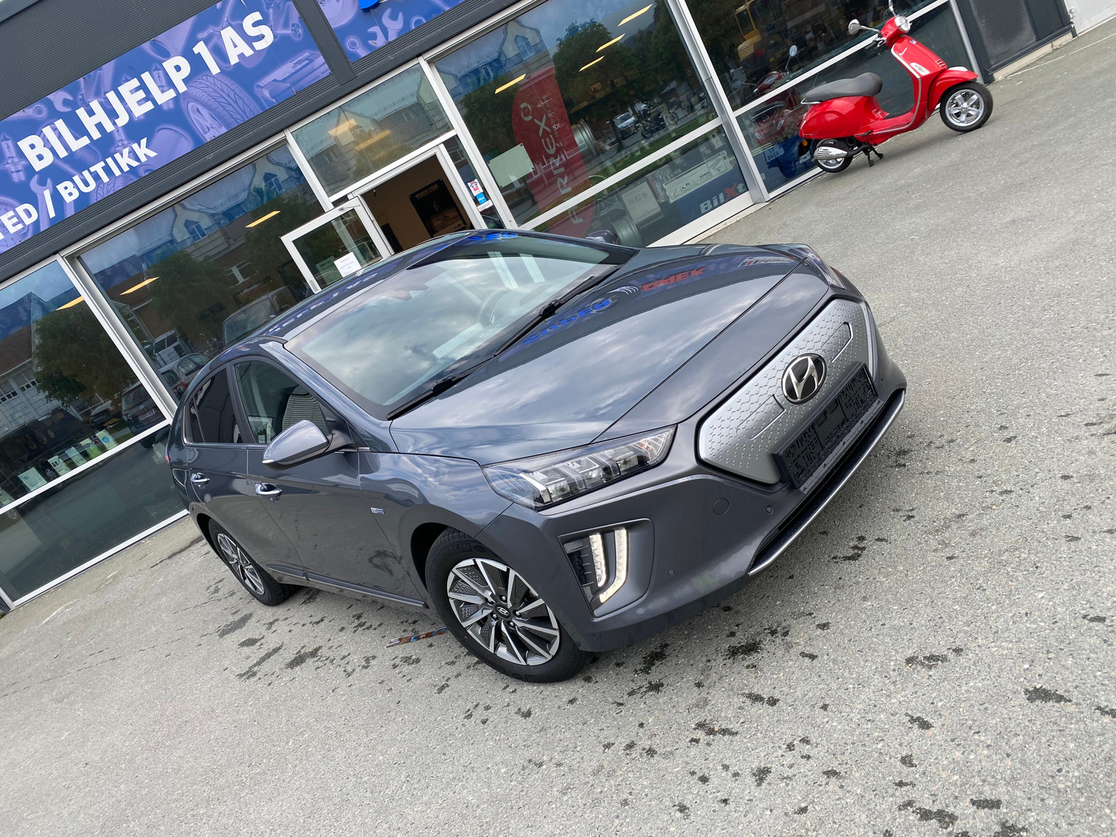 Hyundai IONIQ