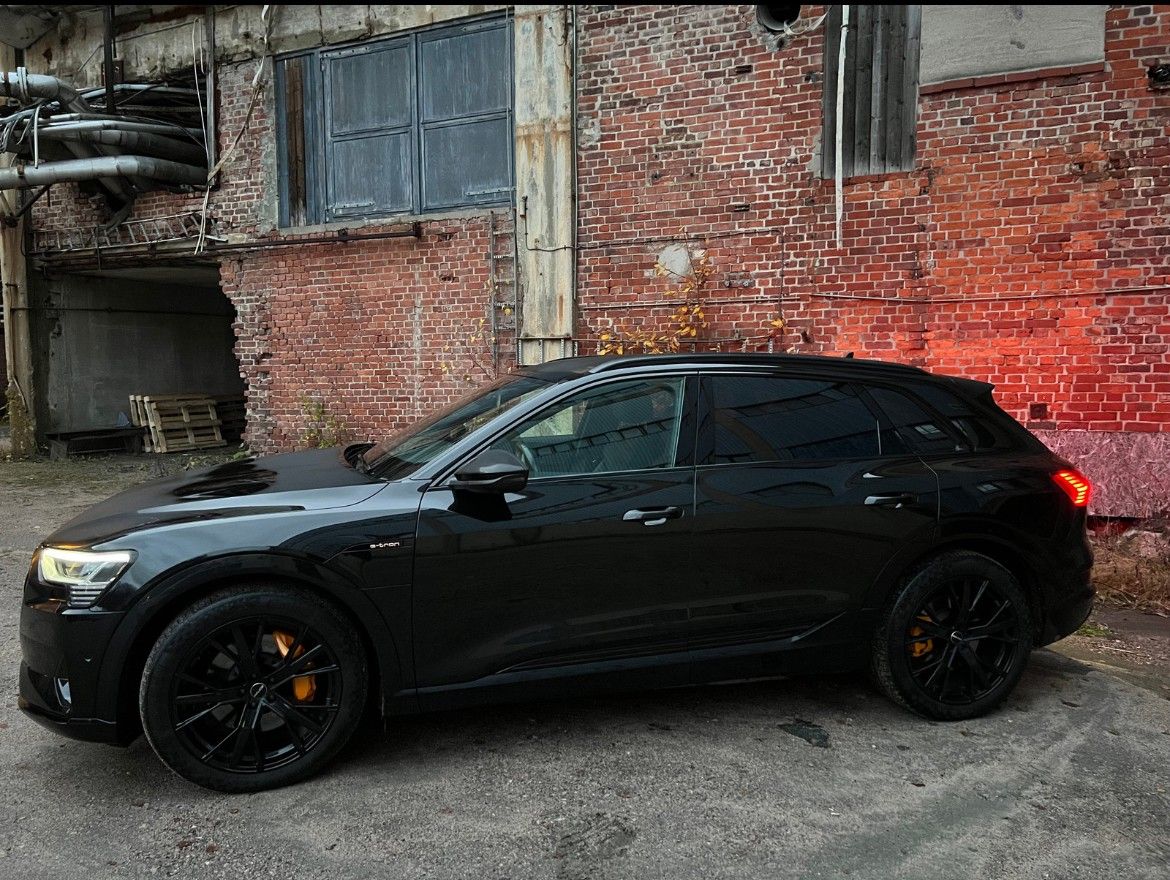 Audi e-tron