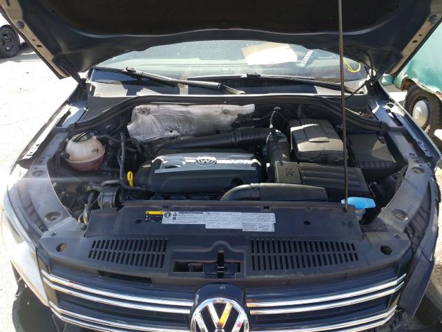 Volkswagen Tiguan S 2015