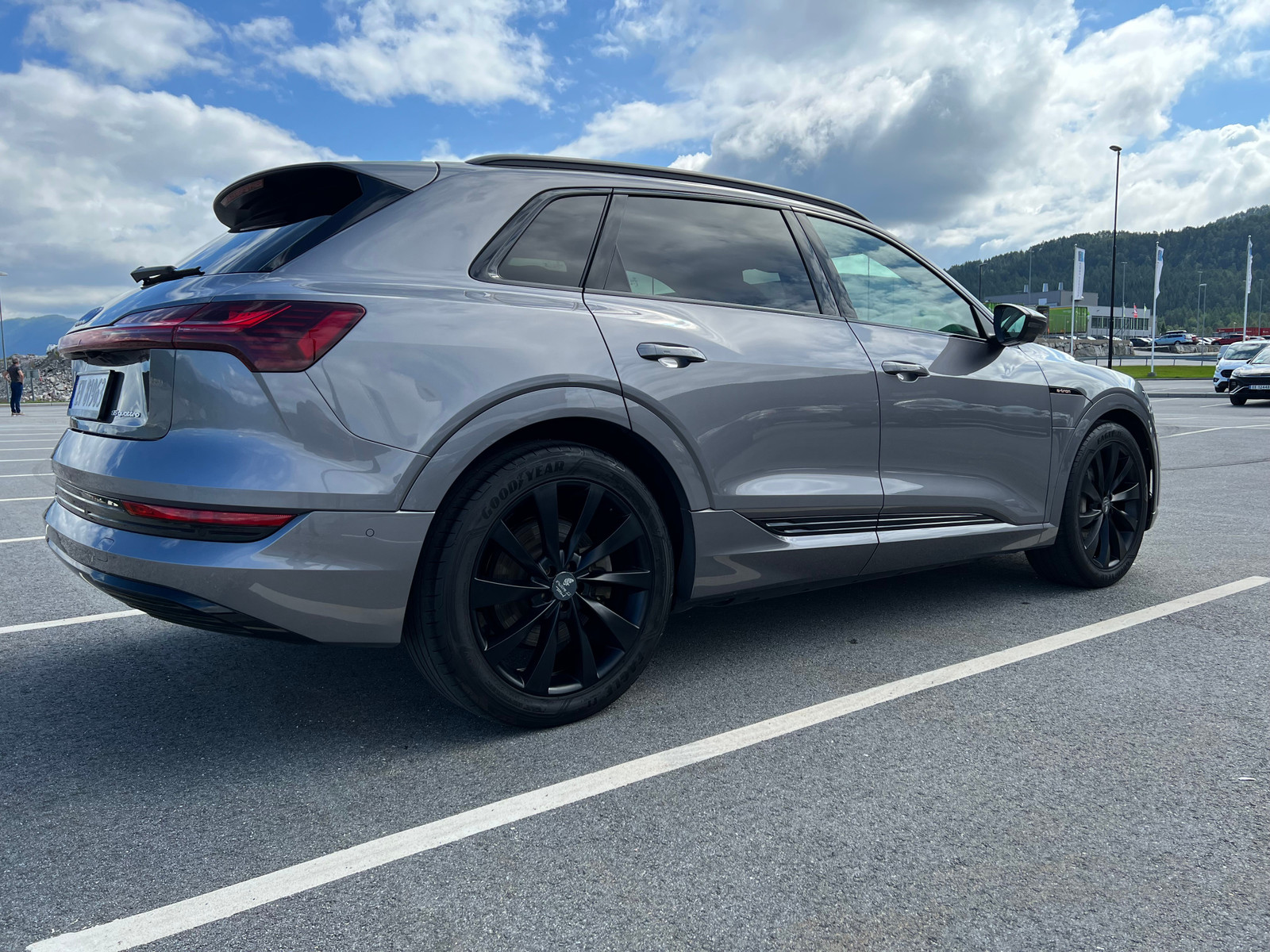 Audi e-tron