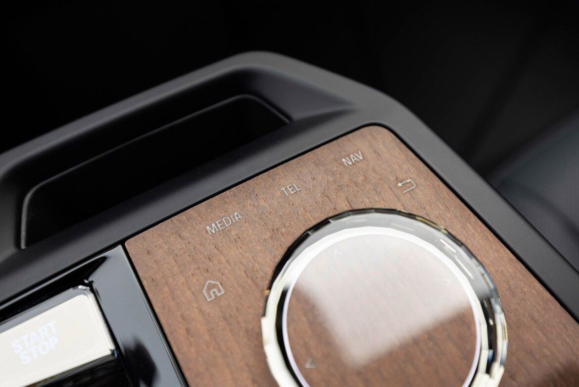BMW iX M60