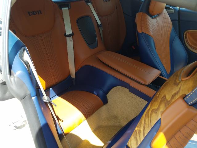 Aston Martin DB11 2019