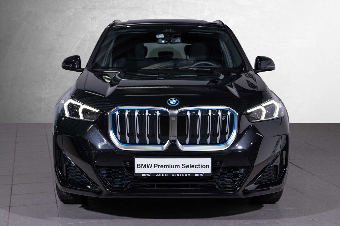 BMW iX1