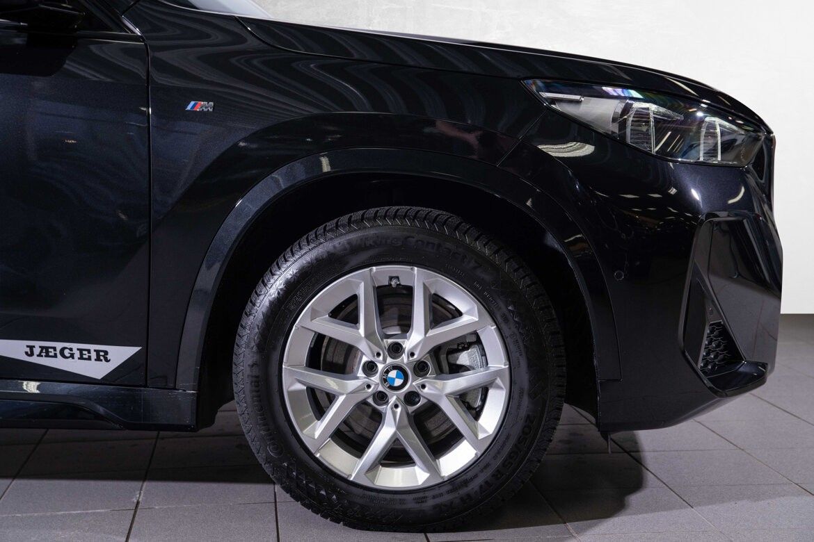 BMW iX1