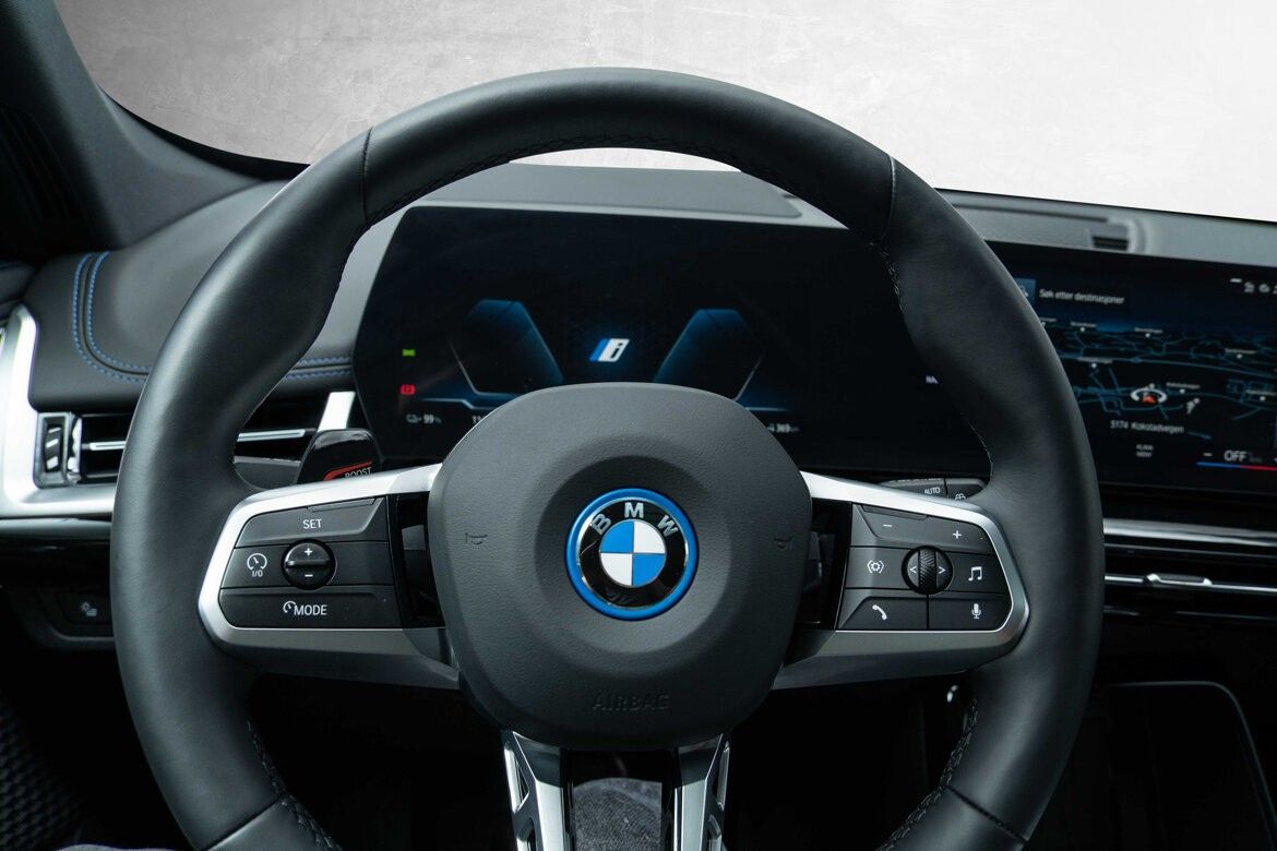 BMW iX1