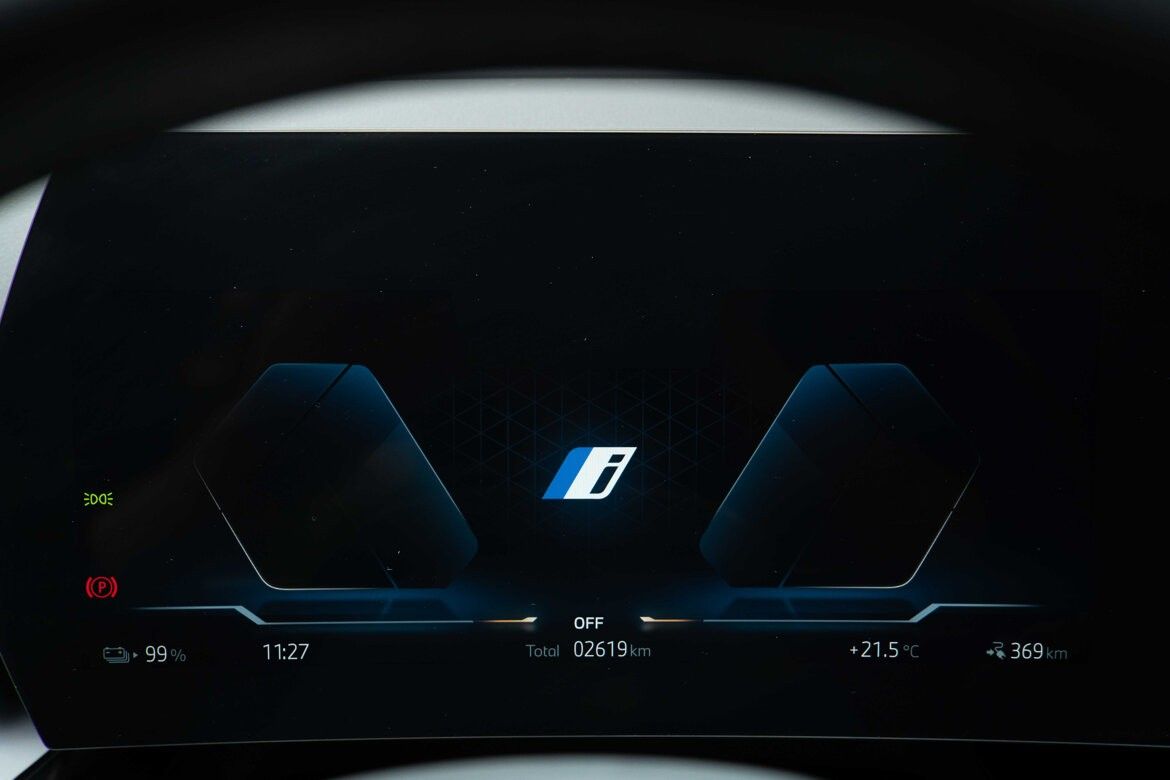 BMW iX1