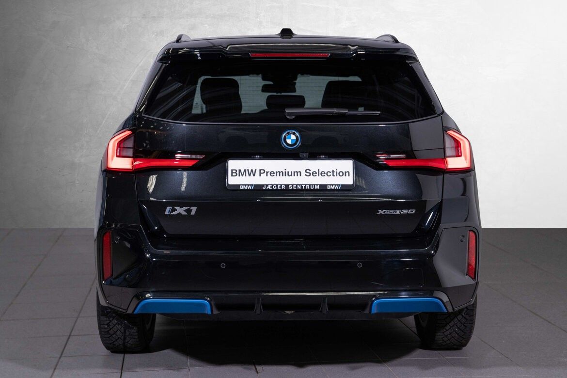 BMW iX1