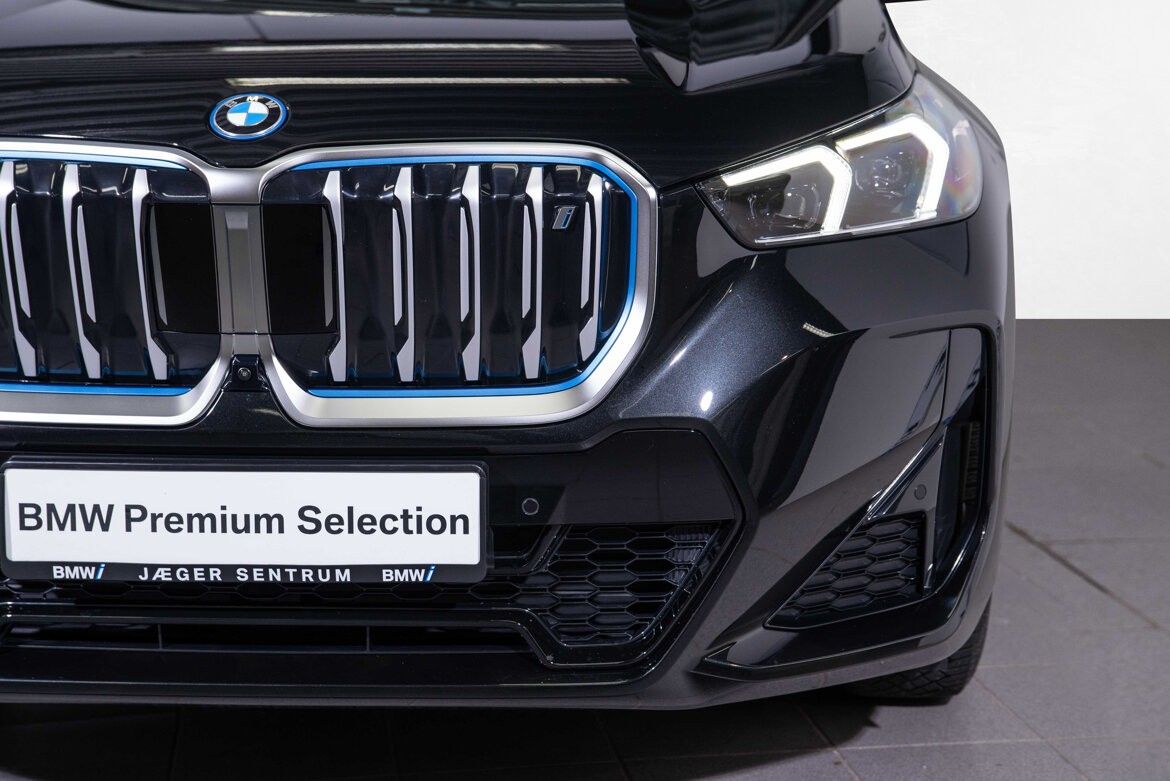 BMW iX1