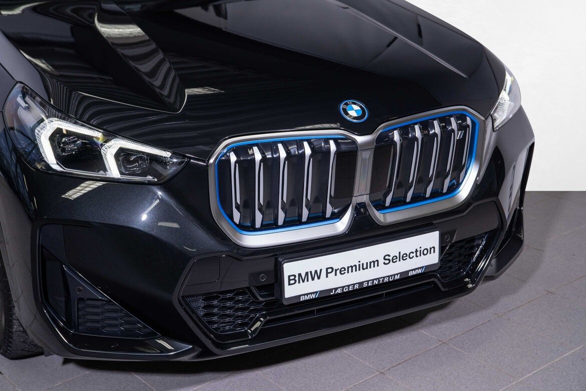 BMW iX1