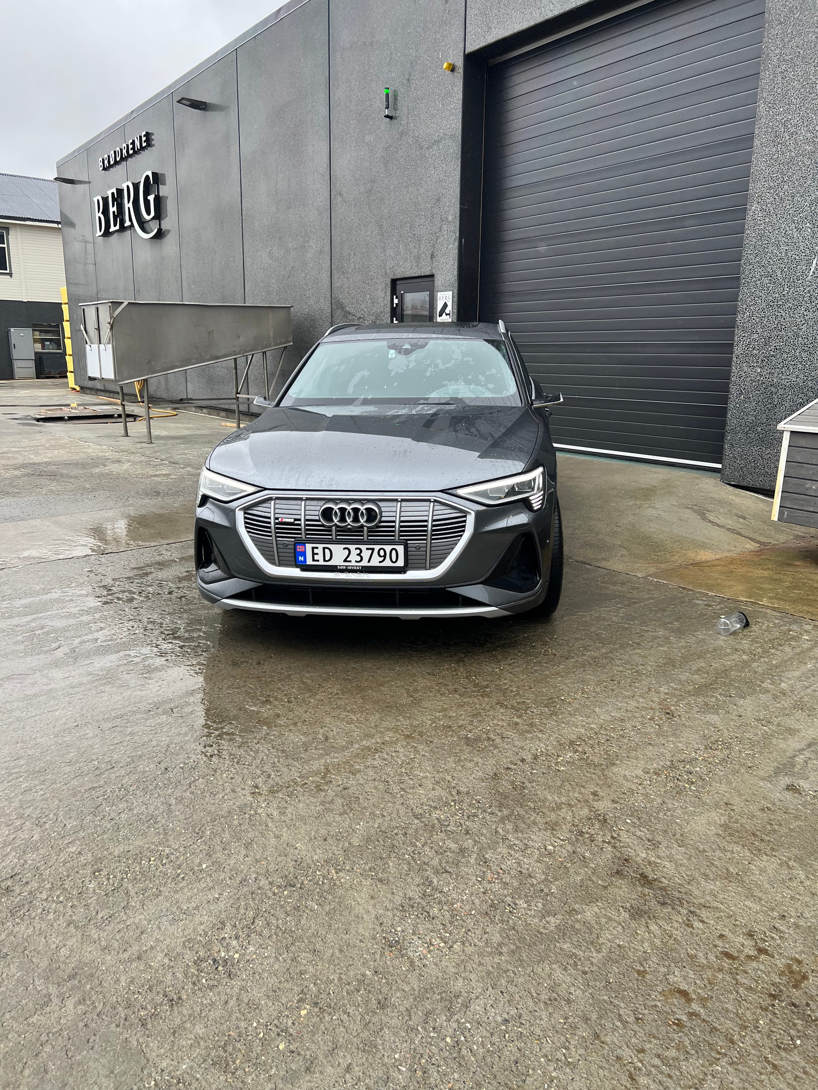 Audi e-tron