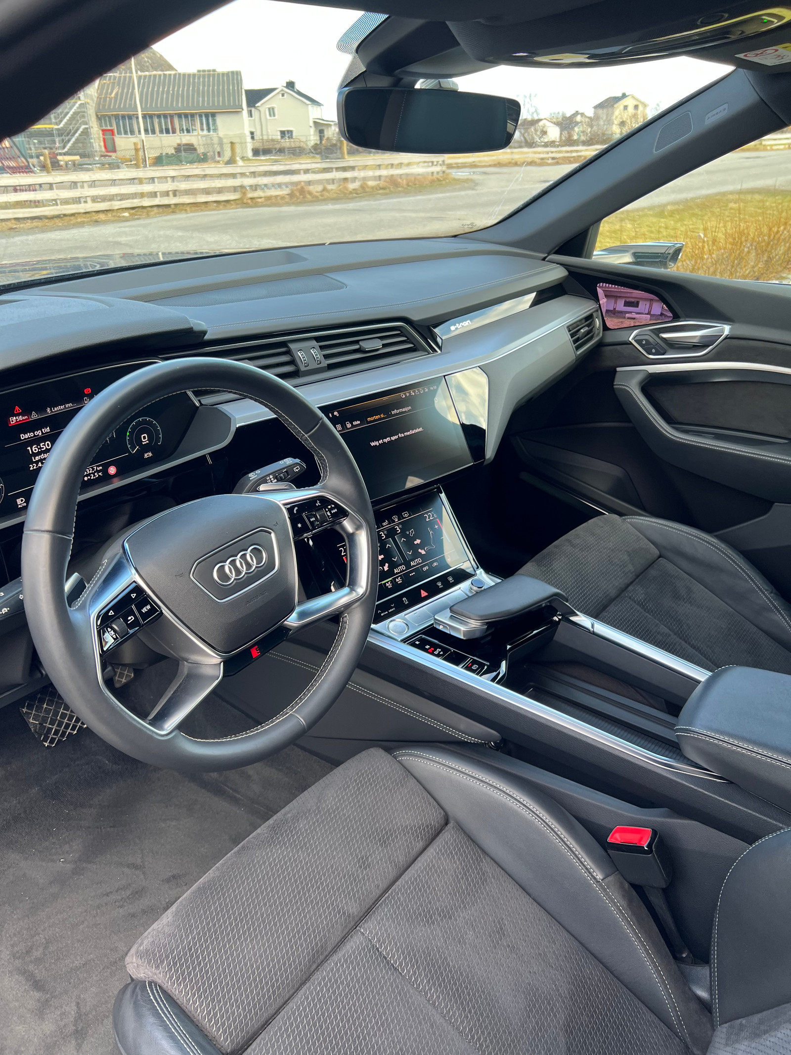 Audi e-tron