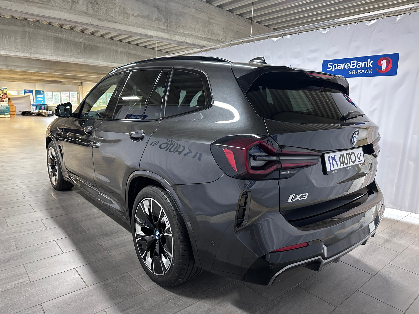 BMW iX3