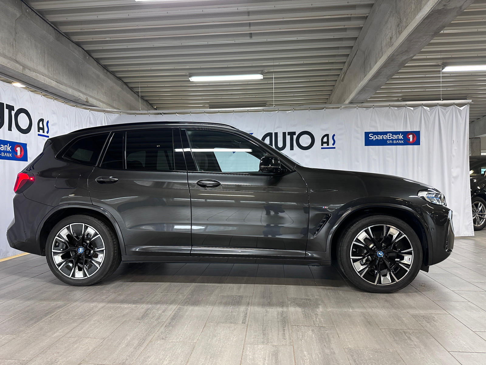 BMW iX3