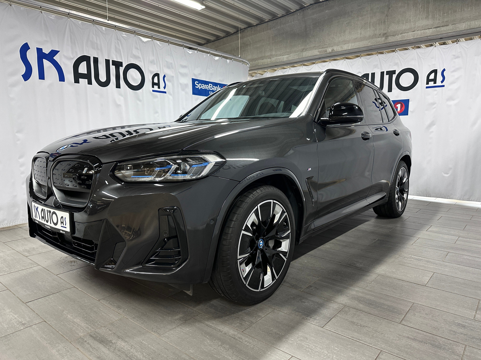BMW iX3