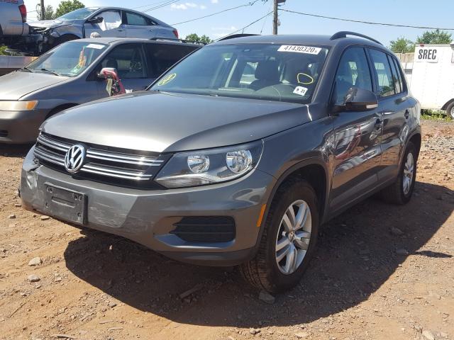 Volkswagen Tiguan S 2016
