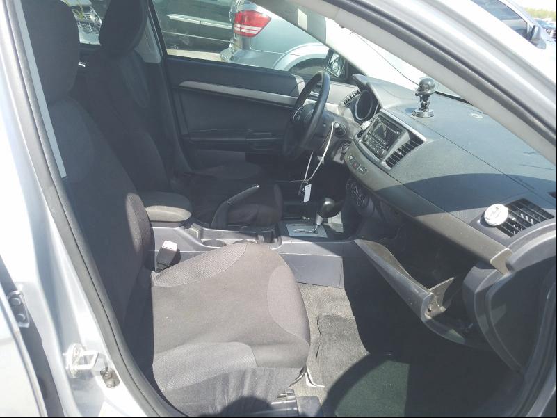 Mitsubishi Lancer ES 2014