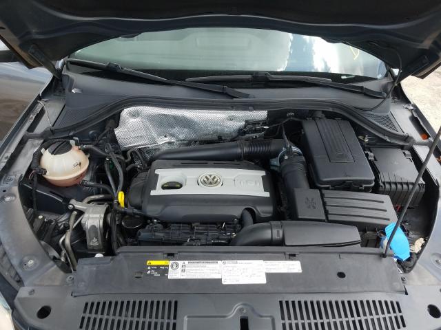 Volkswagen Tiguan S 2015