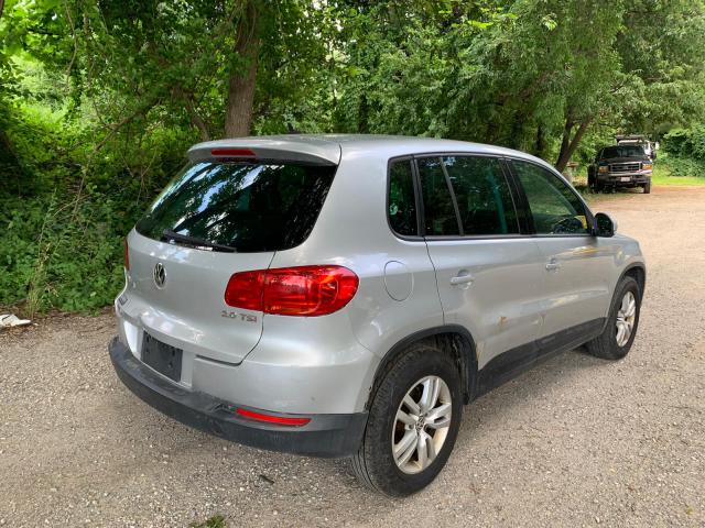 Volkswagen Tiguan S 2012